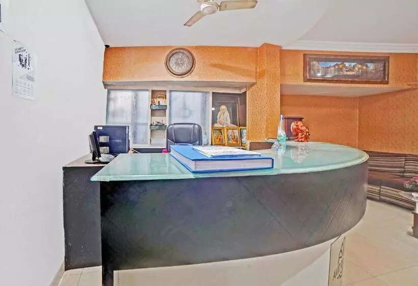 Capital O Convivial Hotel Amit Regency