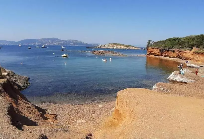 Charmant Studio Neuf à 150m De La Mer