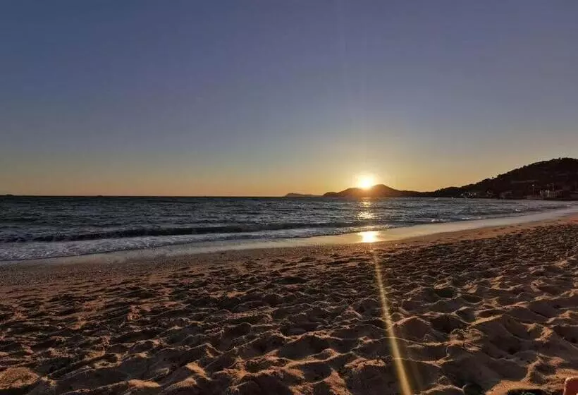 Charmant Studio Neuf à 150m De La Mer