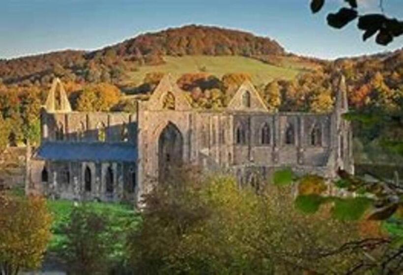 Charming Cottage Within Farmhouse