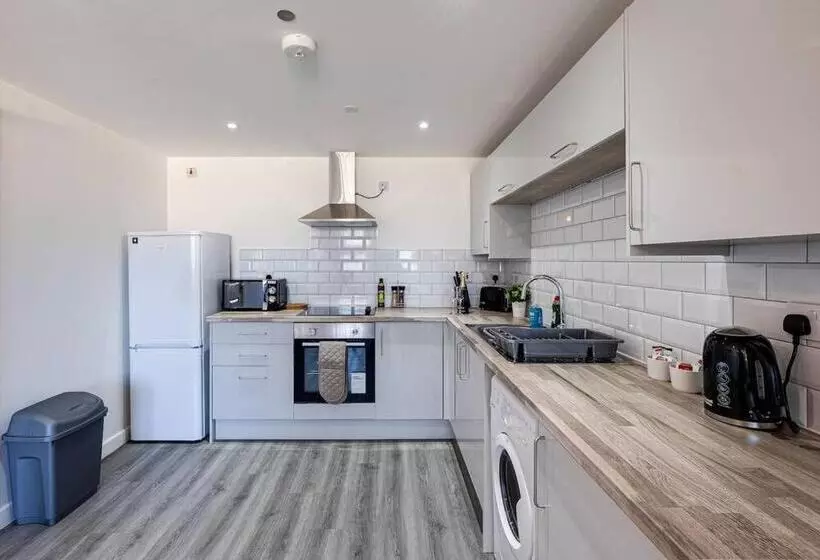 Entire 1 Bed Apt In The Centre Of Stockport