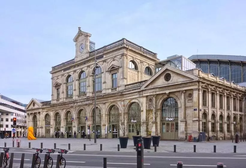 Europe/flandres Stations Apartment With Balcony!