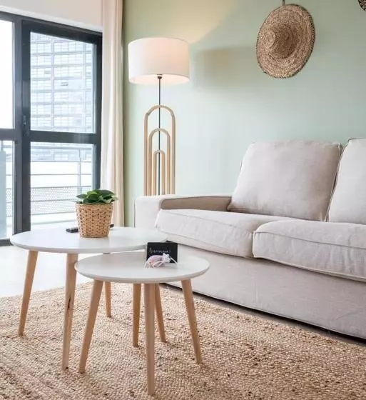 Europe/flandres Stations Apartment With Balcony!