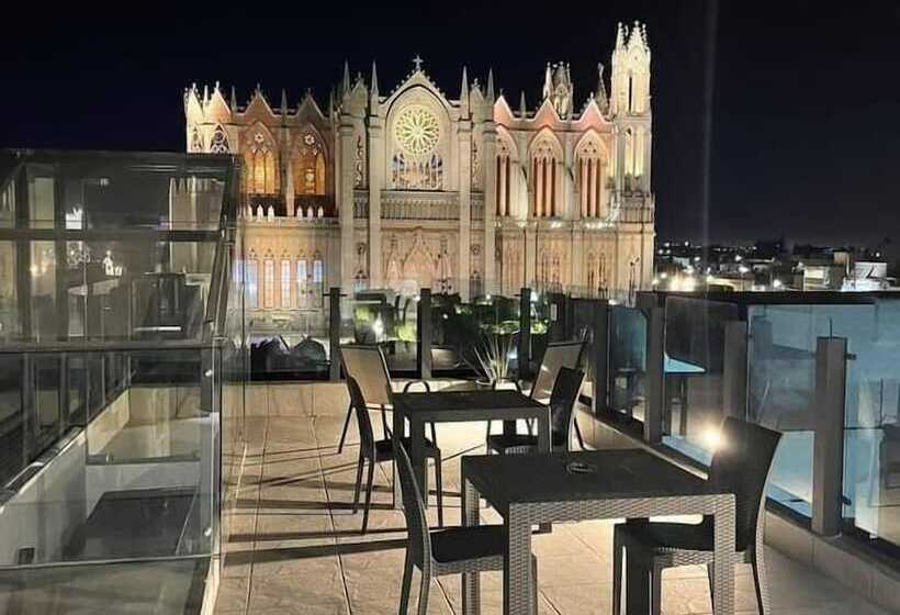 هتل La Casa Mia Leon