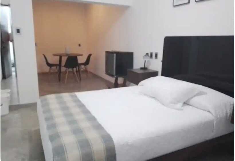 هتل La Casa Mia Leon