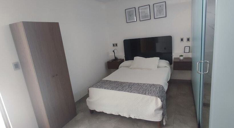 هتل La Casa Mia Leon