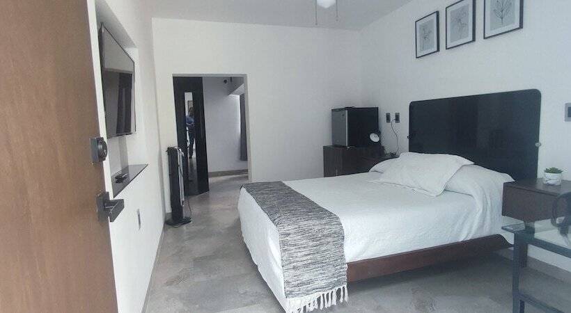 هتل La Casa Mia Leon