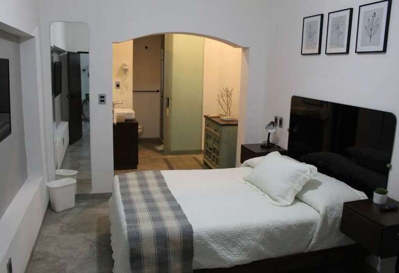 هتل La Casa Mia Leon