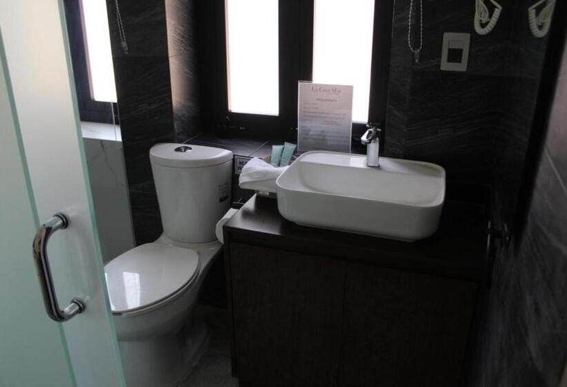 هتل La Casa Mia Leon