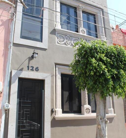 هتل La Casa Mia Leon