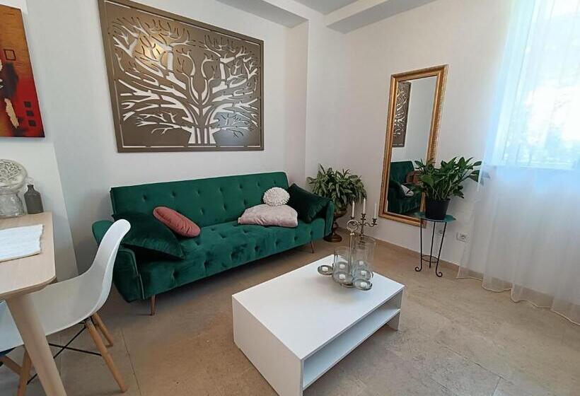 Lovely 1 Bedroom Apartment Close To The Centre