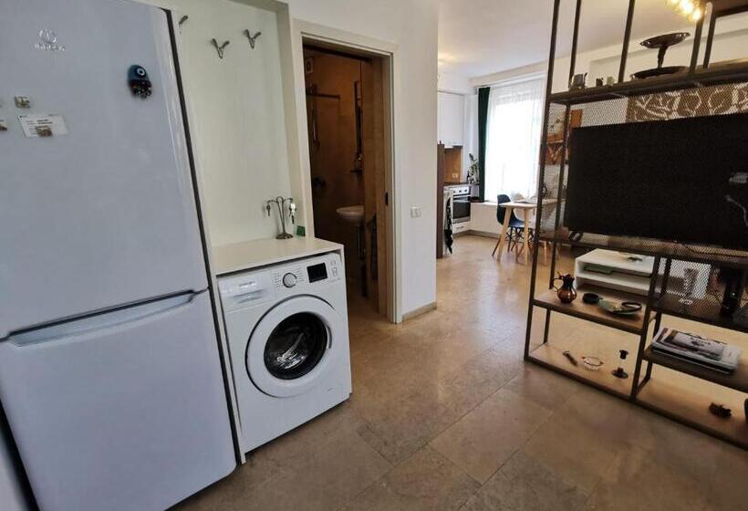 Lovely 1 Bedroom Apartment Close To The Centre