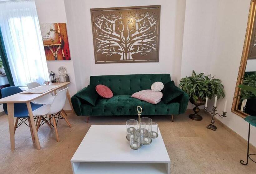 Lovely 1 Bedroom Apartment Close To The Centre