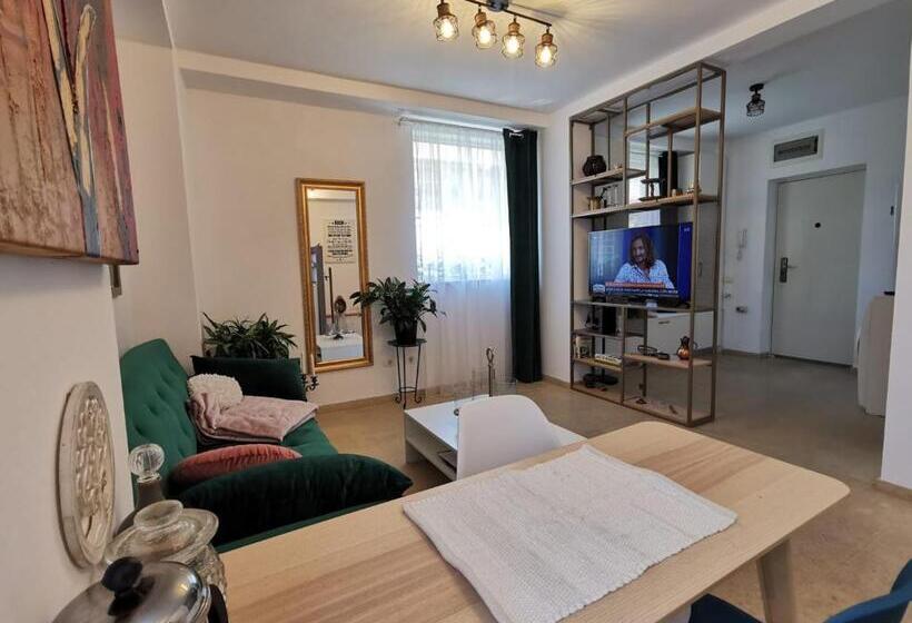 Lovely 1 Bedroom Apartment Close To The Centre