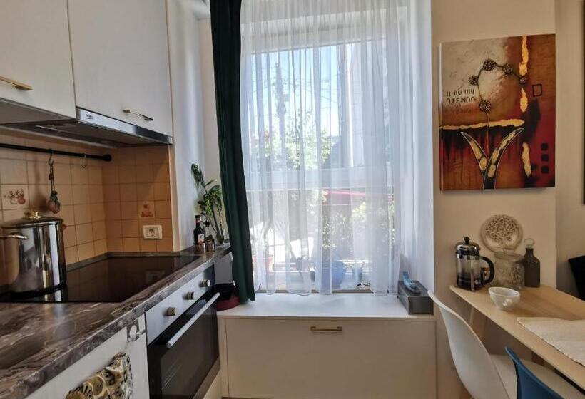 Lovely 1 Bedroom Apartment Close To The Centre