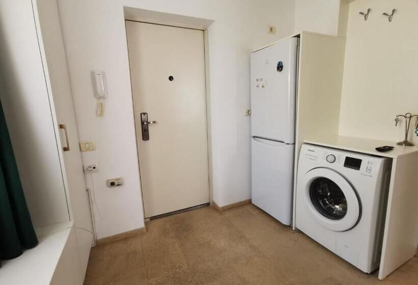 Lovely 1 Bedroom Apartment Close To The Centre