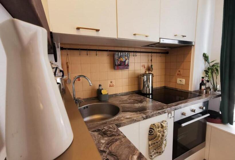 Lovely 1 Bedroom Apartment Close To The Centre