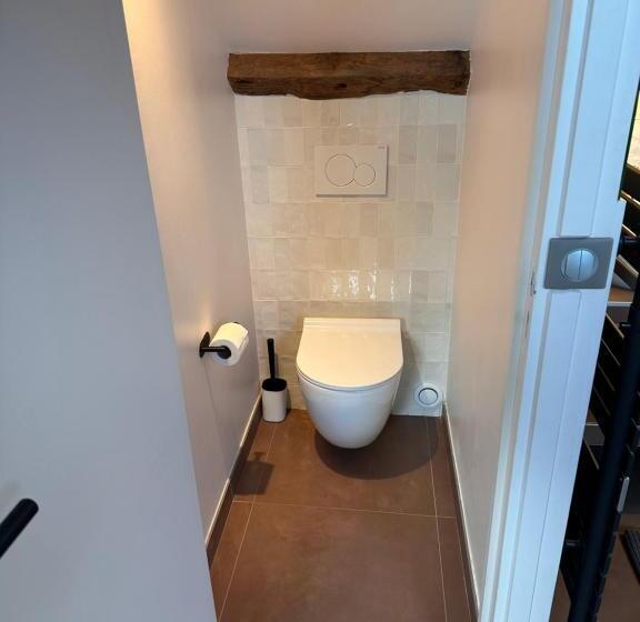 Nid D Amour Sous Les Toits !