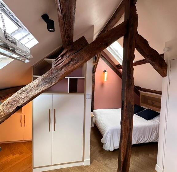 Nid D Amour Sous Les Toits !