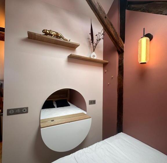 Nid D Amour Sous Les Toits !