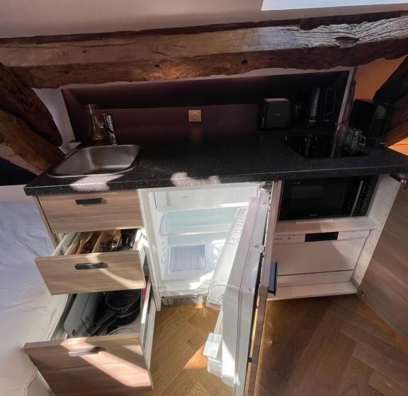 Nid D Amour Sous Les Toits !