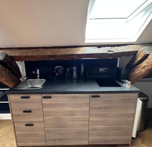 Nid D Amour Sous Les Toits !