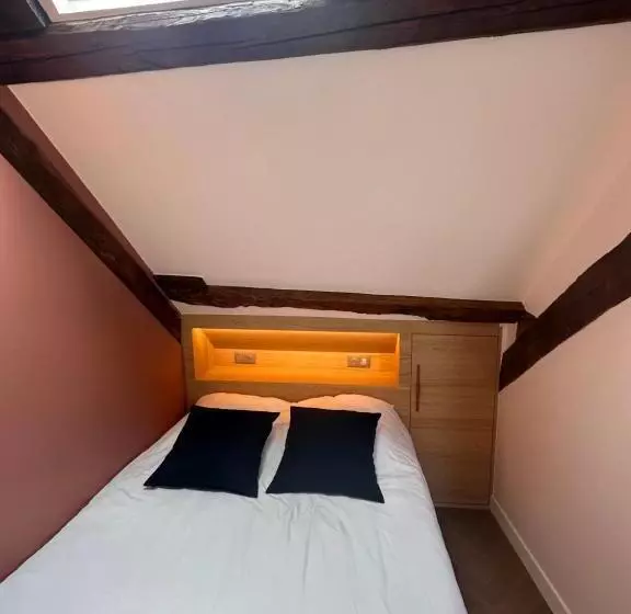 Nid D Amour Sous Les Toits !