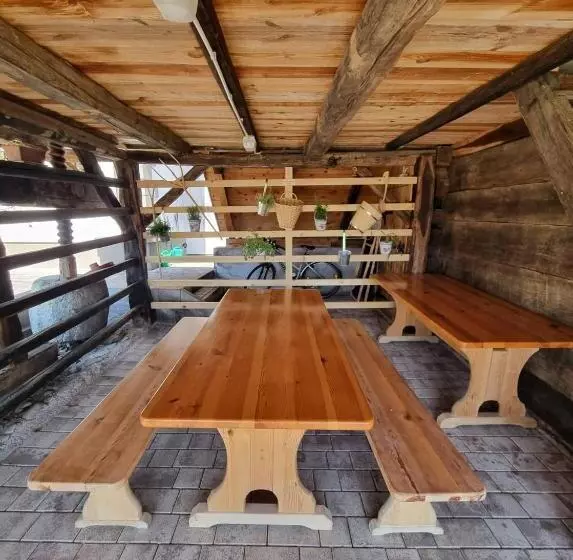 Počitniška Hišica žagar