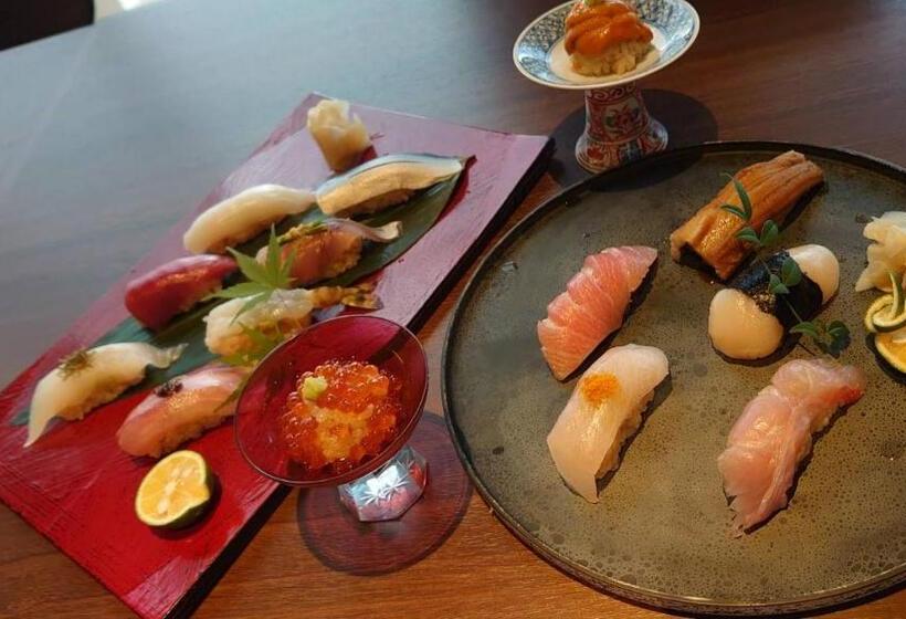 Ryokan Toriizaki Club Sushi Auberge
