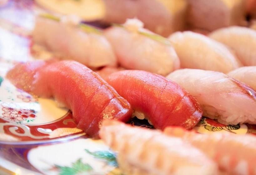 Ryokan Toriizaki Club Sushi Auberge