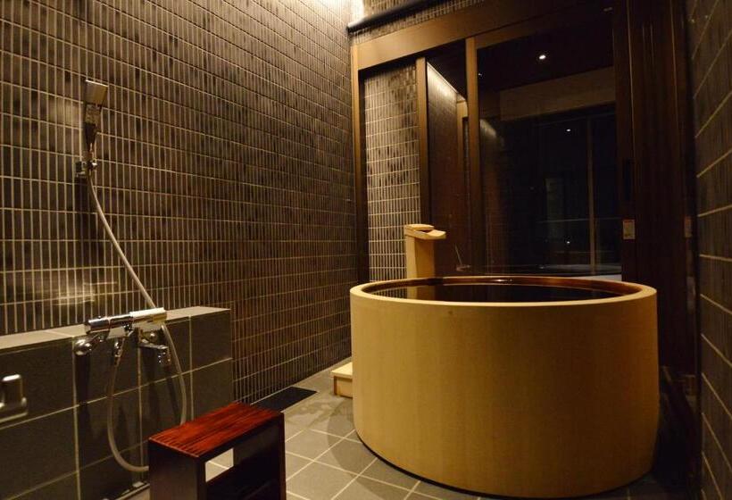 Ryokan Toriizaki Club Sushi Auberge