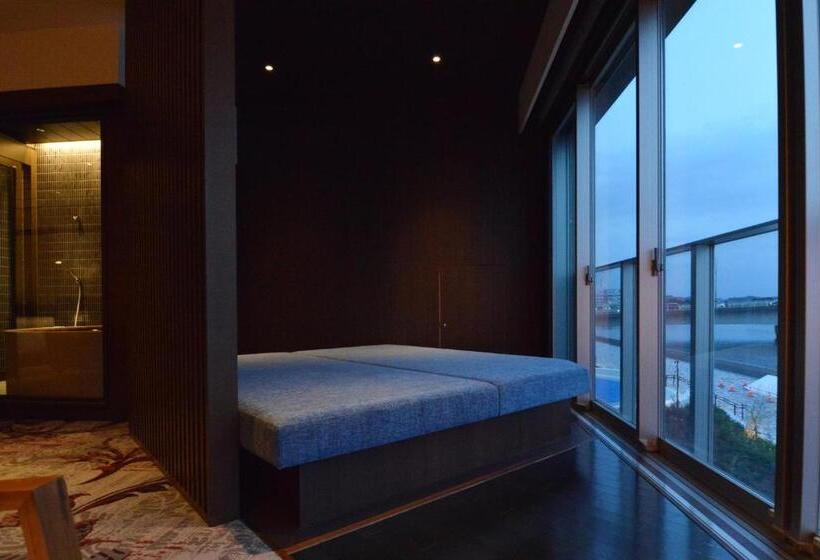 Ryokan Toriizaki Club Sushi Auberge