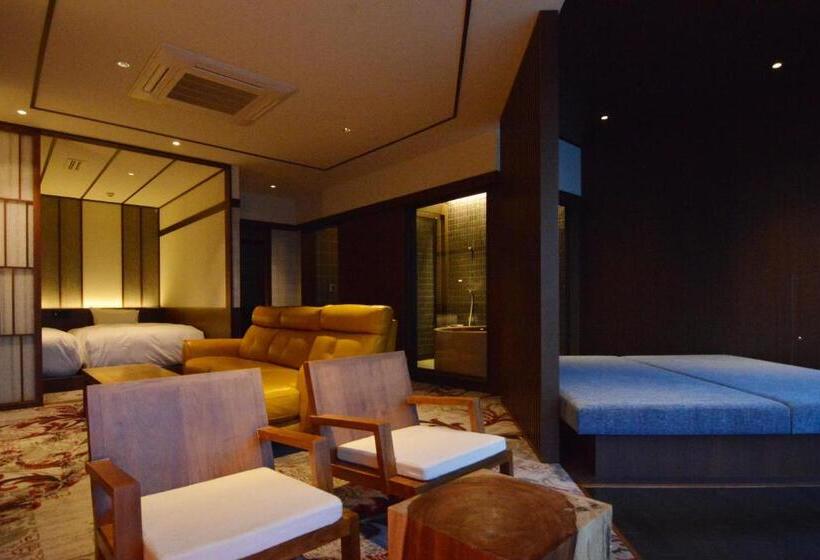 Ryokan Toriizaki Club Sushi Auberge