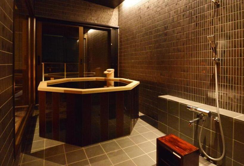 Ryokan Toriizaki Club Sushi Auberge