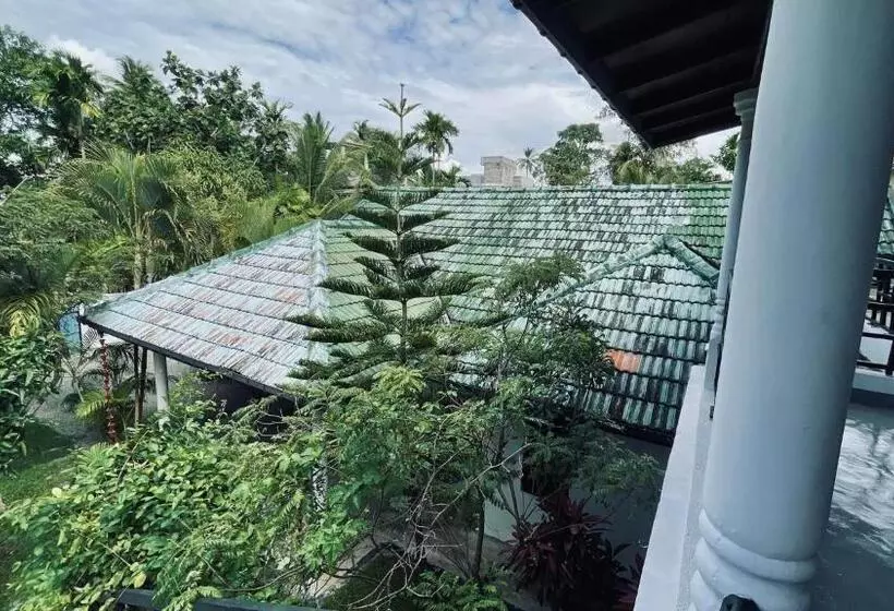 Kiara Sands Hotel Mirissa