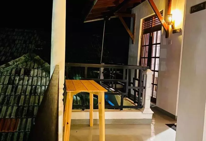 Kiara Sands Hotel Mirissa