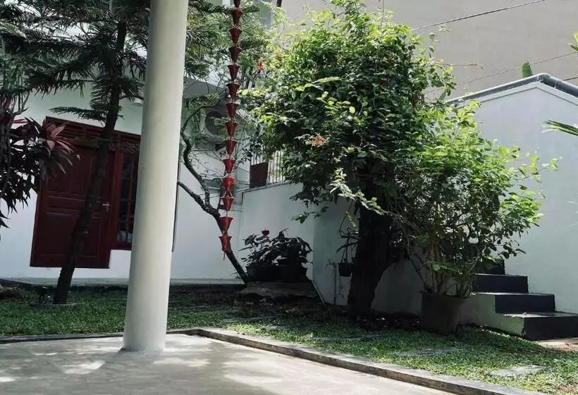 Kiara Sands Hotel Mirissa