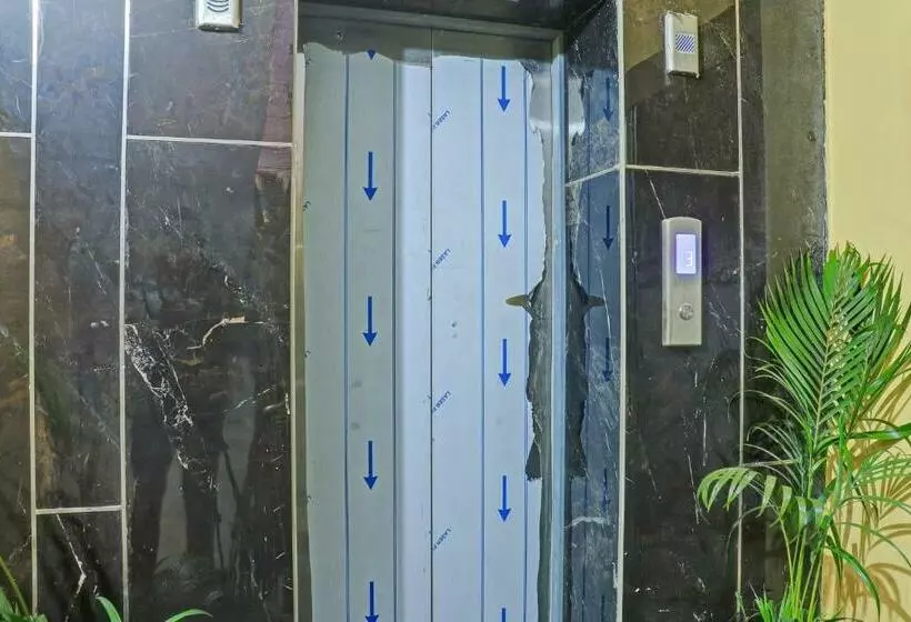 Hotelli Oyo 86812 Oxy Kings Inn