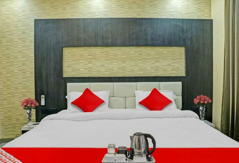 בית מלון כפרי Oyo 86812 Oxy Kings Inn