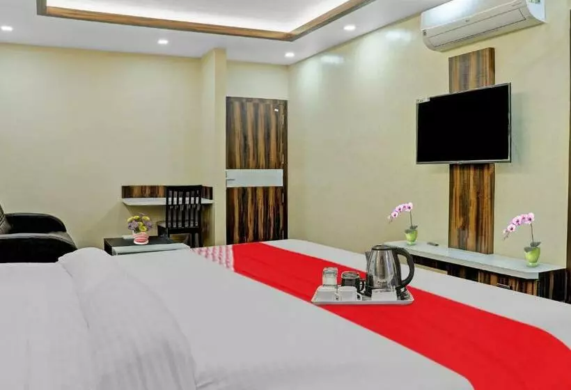 Hotelli Oyo 86812 Oxy Kings Inn