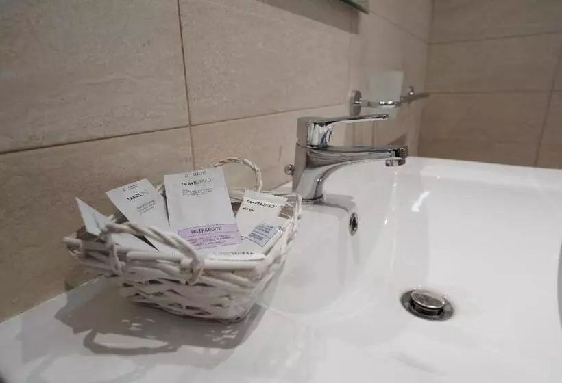 Punta Pagliaia Rooms