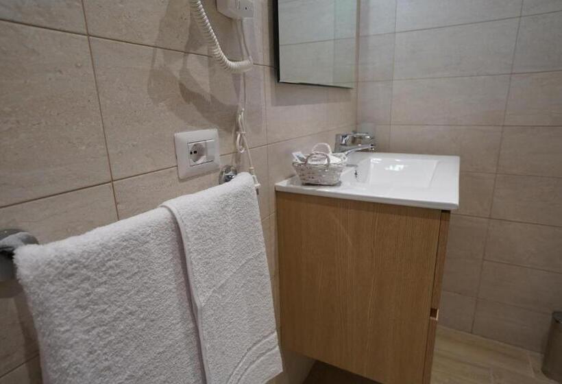 Punta Pagliaia Rooms