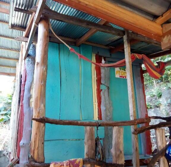 هاستل The Rock Hut