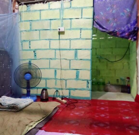 هاستل The Rock Hut