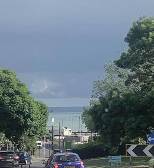 Apartments Near The Sea With Free Parking Southend On Sea