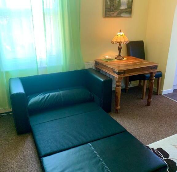 Apartments Near The Sea With Free Parking Southend On Sea