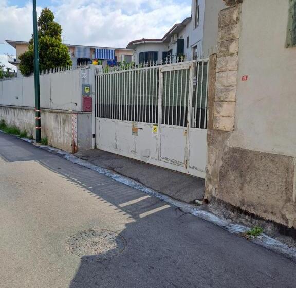 تختخواب و صبحانه Civico85