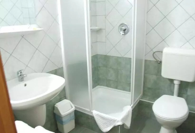 Aamiaismajoitus (B&B) Lenti Thermal Panzió