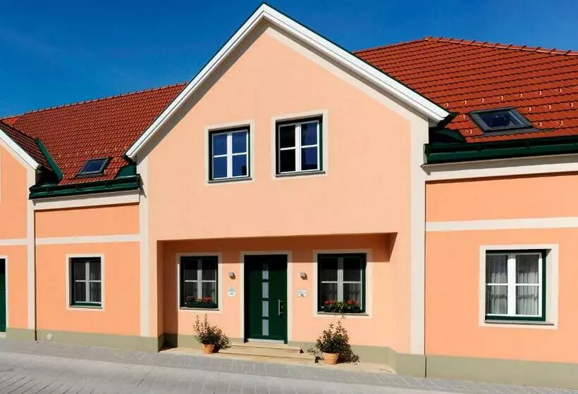 Aamiaismajoitus (B&B) Weingut Familie Schuster