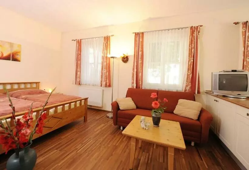 Aamiaismajoitus (B&B) Weingut Familie Schuster